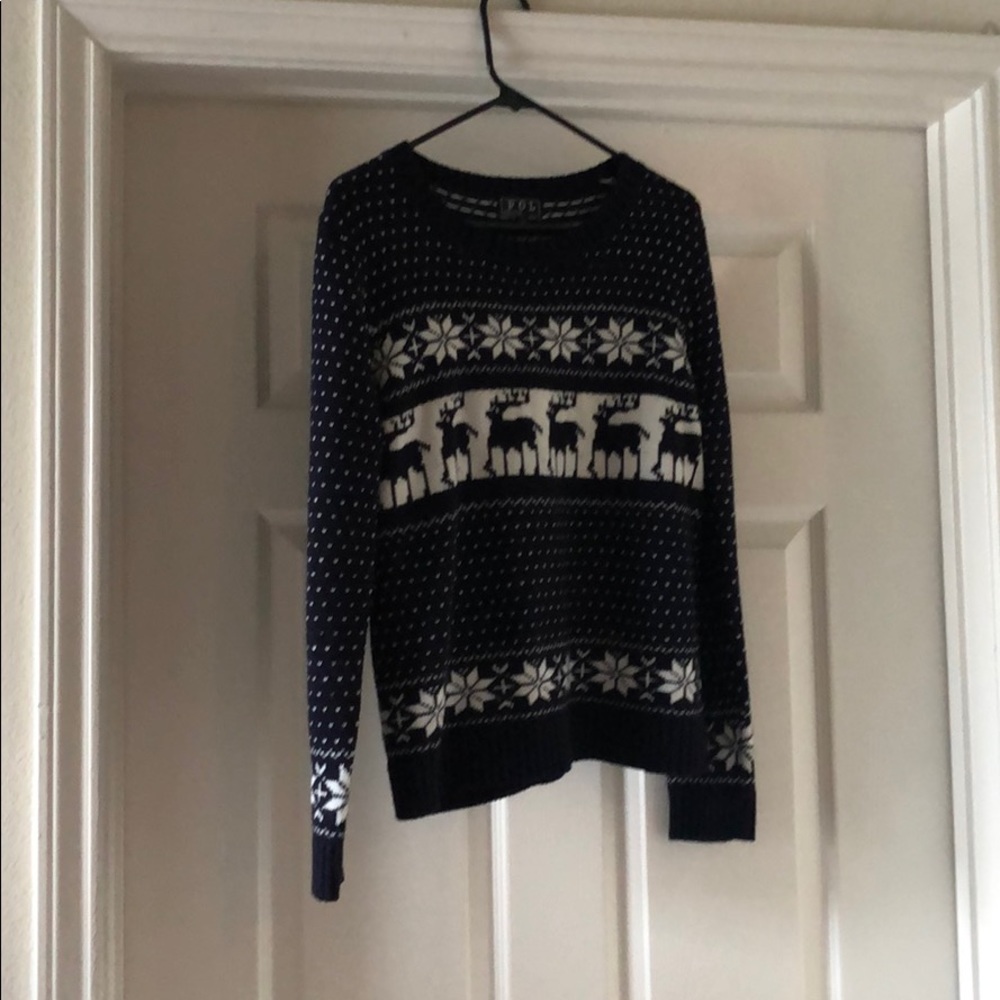 Christmas/ Winter sweater. NEVER WORN